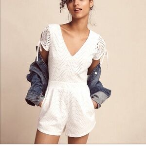 Express White Eyelet Romper bow tie open back vneck size 4 new